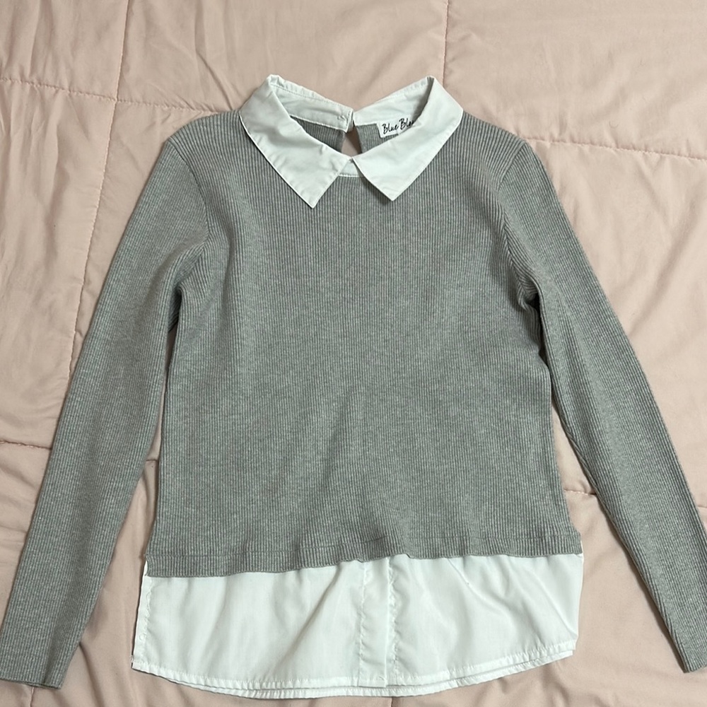 Gray Women's Sweater Cardigan with White Collar